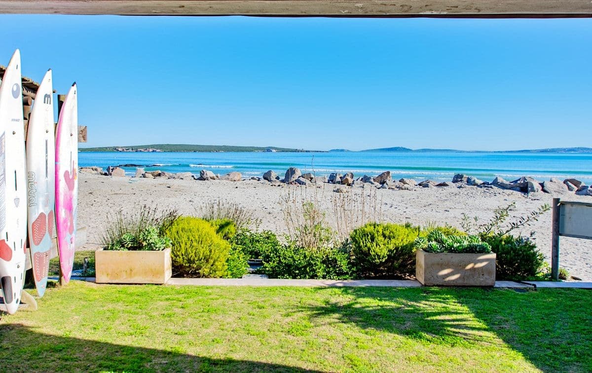 Beach Breakaway Apartment — main view
