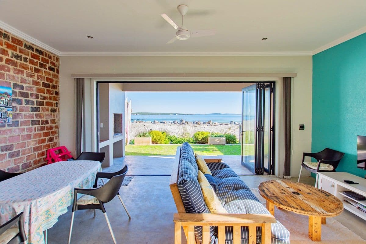 Beach Breakaway Apartment — view 2