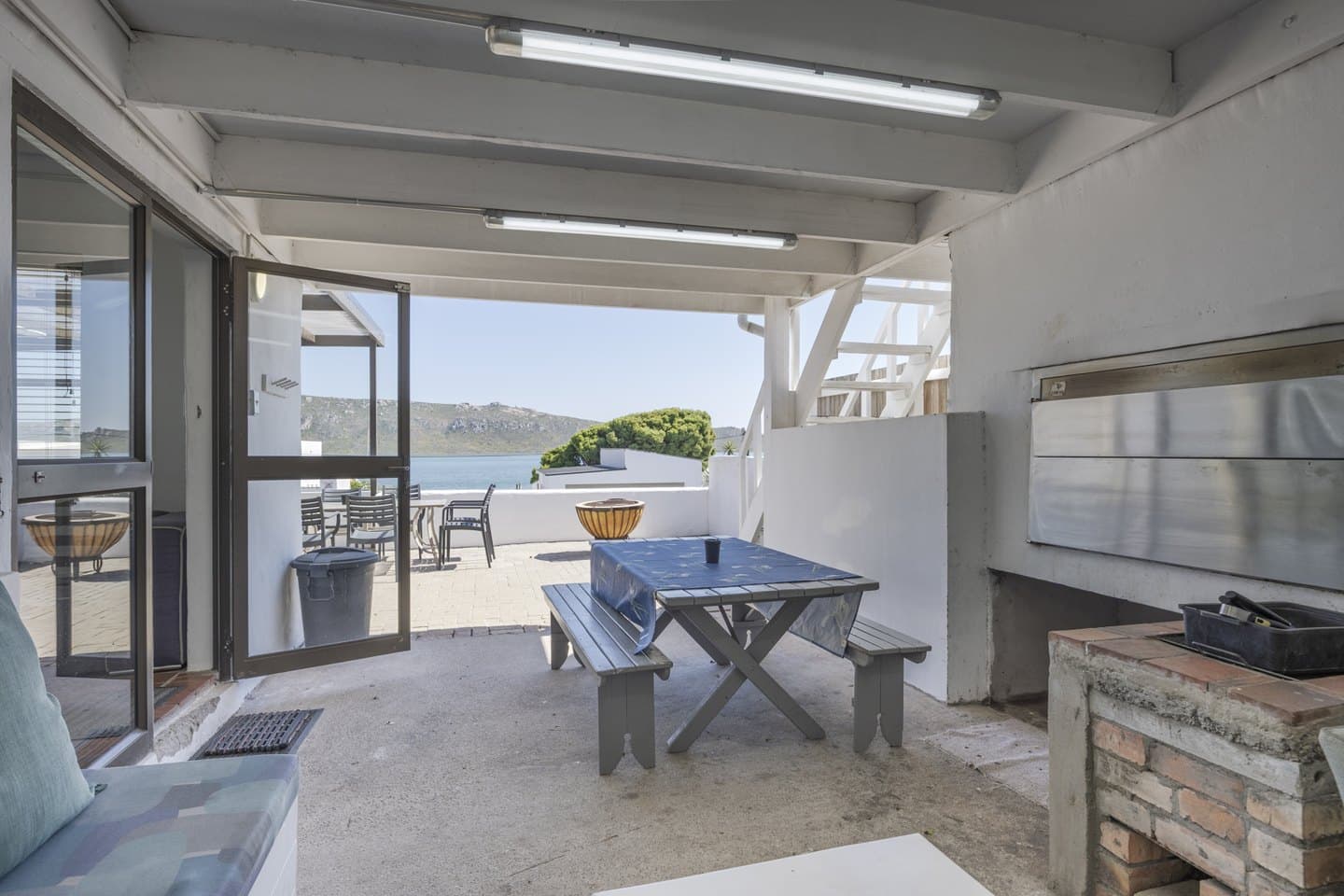 Kabeljou & Lagoon — both cottages in Middedorp, Langebaan